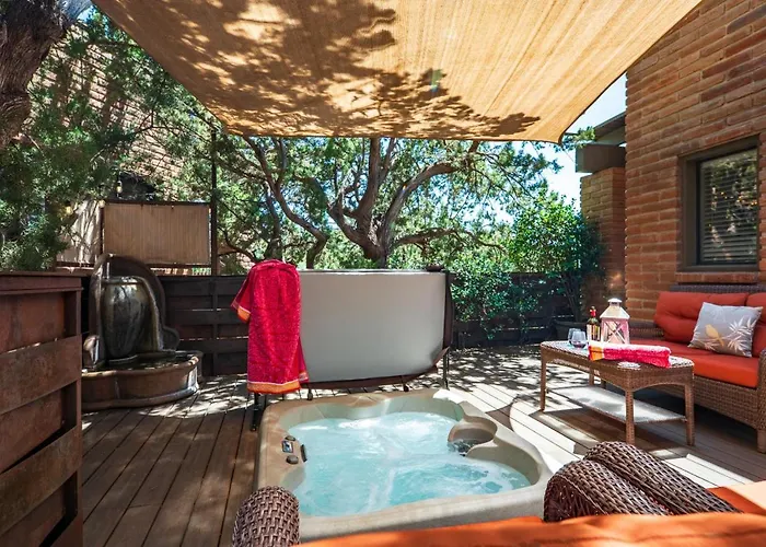 Honeysuckle Villa- Romantic Getaway Hébergement de vacances *
